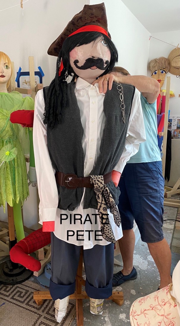 Scarecrow Rentals & Sales - Fallbrook Chamber of Commerce - pirate_pete