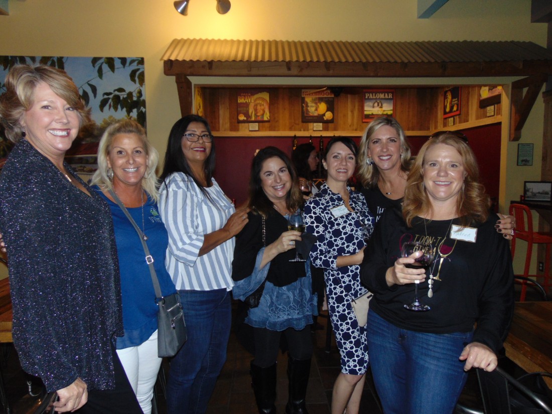 W.I.N. ~ Women in Networking - Fallbrook Chamber of Commerce - group_photo_1